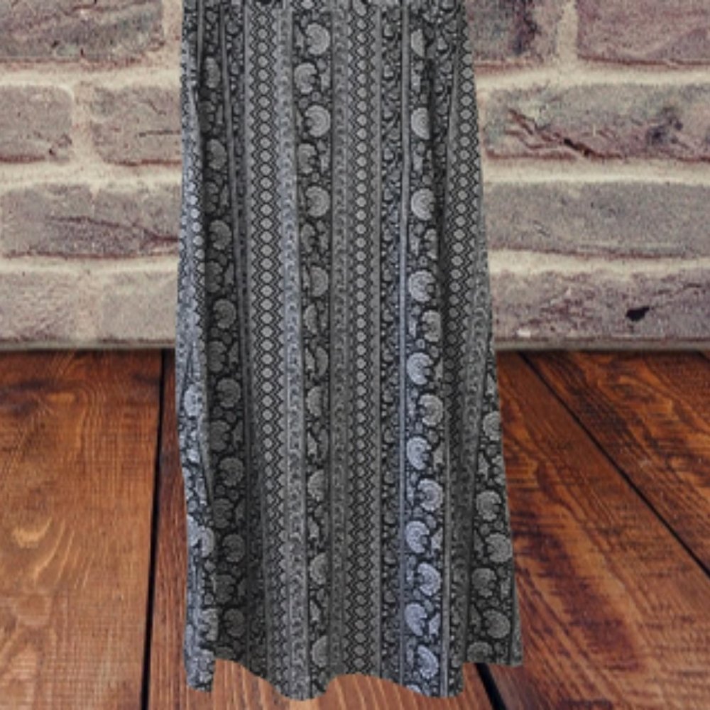 *SOLD* JOE B by JOE BENBASSET - BLACK/WHITE MAXI SKIRT - 2XL (20-22)